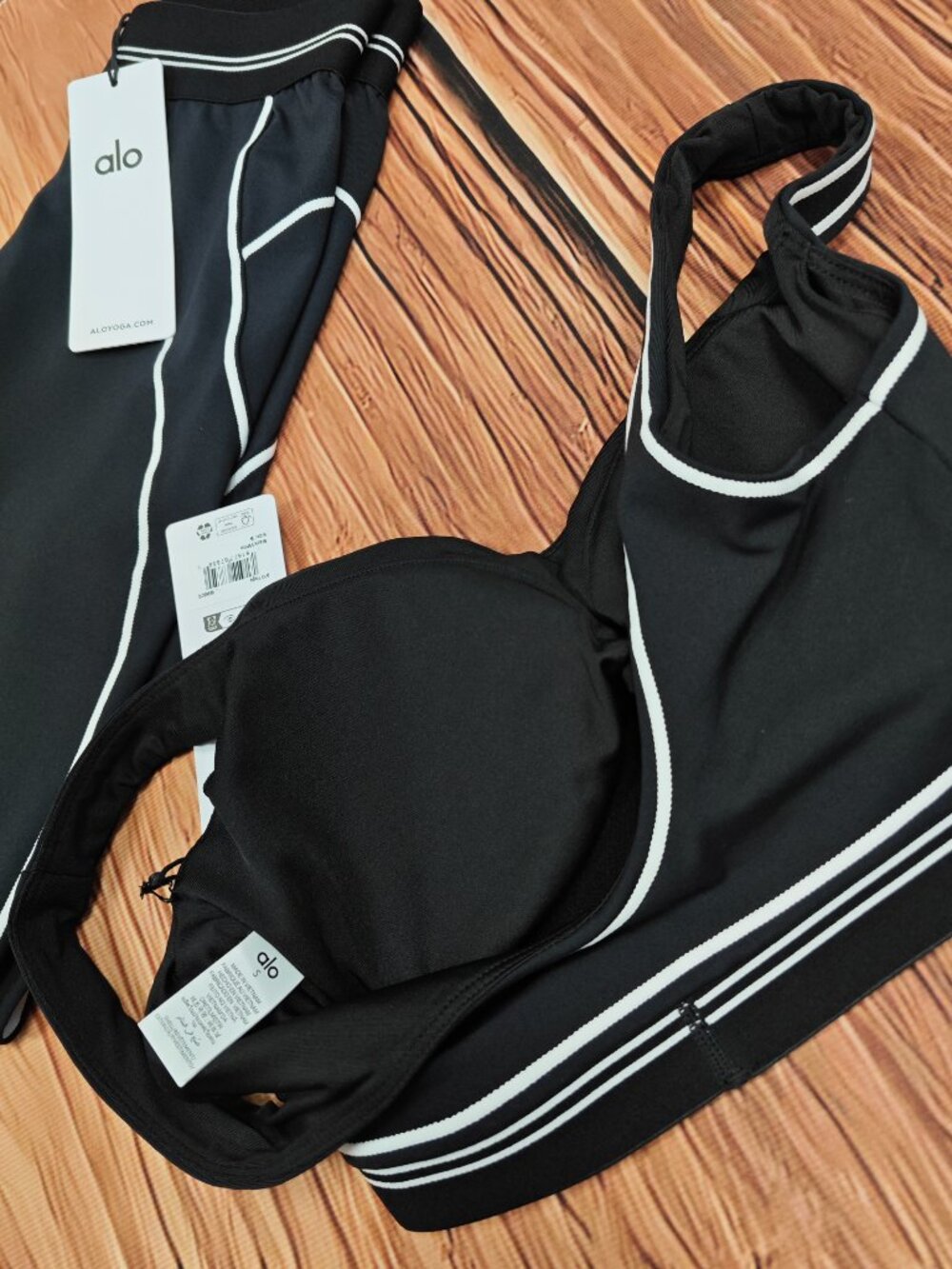 NWT ALO Yoga Airbrush Heart Throb Set 💕 Pilates & Workout Essential - Picture 6 of 9